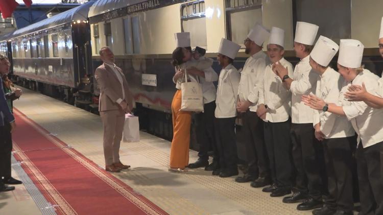 Tarihi 'Orient Express' treni 70'ten fazla yolcusuyla İstanbul'a geldi