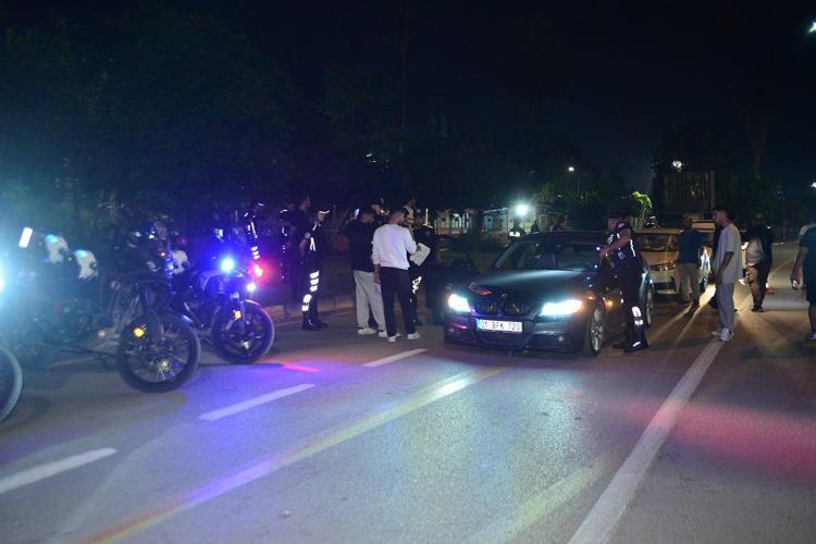 Adana'da dron destekli 'Huzur ve Güven' denetimi; aranması olan 66 kişi yakalandı