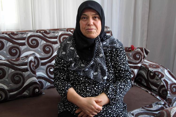 Tükürük bezi kanserini yenen Buse, okula yeniden döndü