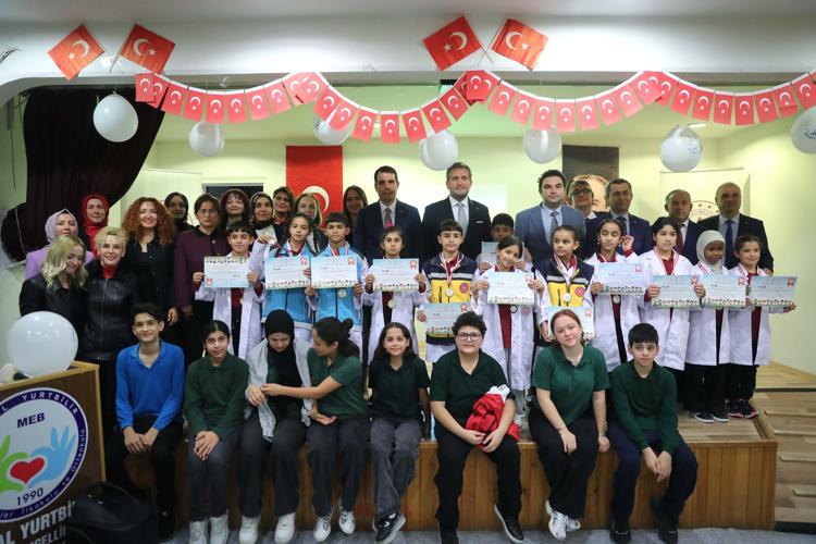 İşitme engelli 100 öğrenci 'Sağlık Elçisi' oldu