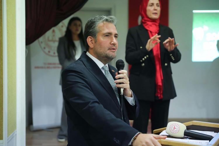 İşitme engelli 100 öğrenci 'Sağlık Elçisi' oldu