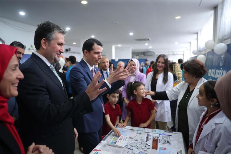 İşitme engelli 100 öğrenci 'Sağlık Elçisi' oldu