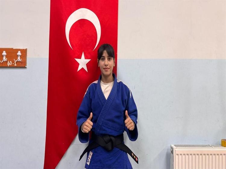 Hilal, Dünya Sambo Şampiyonası’nda Türkiye’yi temsil edecek