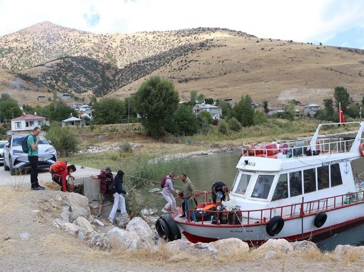 Van Gölü'ndeki mikrobiyalitler bilim insanlarının merceğinde