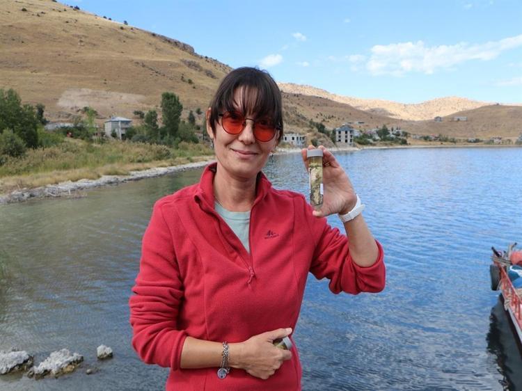 Van Gölü'ndeki mikrobiyalitler bilim insanlarının merceğinde