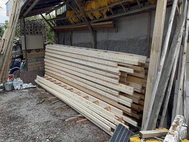 Zeytinde rekolte beklentisi, teknolojiye rağmen ahşap merdivene olan talebi artırdı