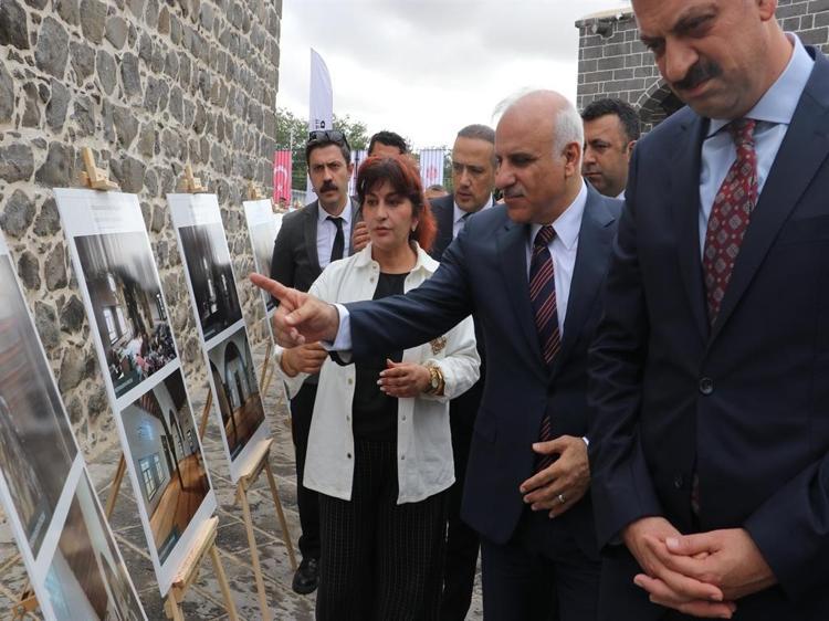 Kahramanmaraş depremlerinde hasar gören 6 cami, yeniden ibadete açıldı
