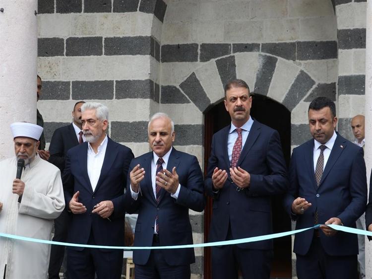 Kahramanmaraş depremlerinde hasar gören 6 cami, yeniden ibadete açıldı
