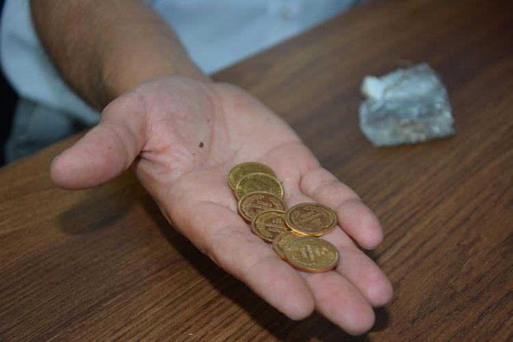Kıbrıs gazisi bulduğu poşet içindeki altınları zabıtaya teslim etti
