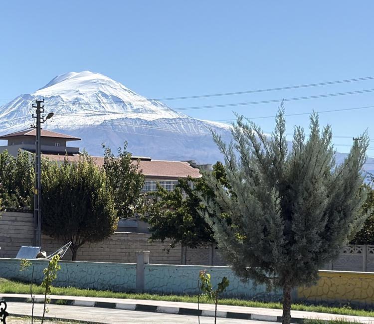 Ağrı Dağı beyaza büründü