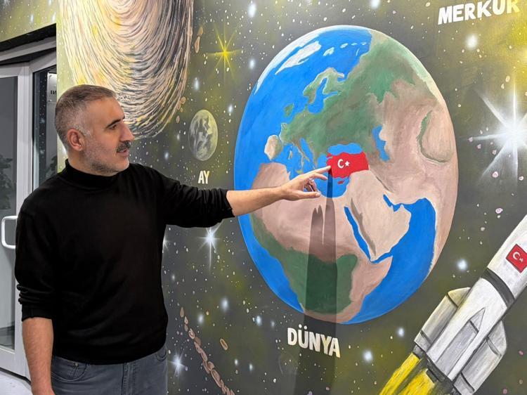 35 yıllık ressam, çocukların hayallerini çiziyor
