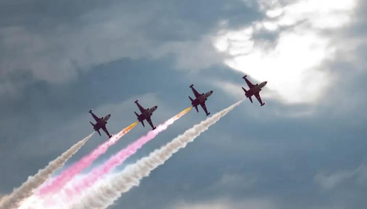 Türk Yıldızları Malatya'da gösteri düzenledi