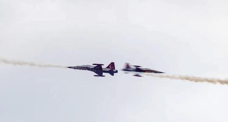 Türk Yıldızları Malatya'da gösteri düzenledi