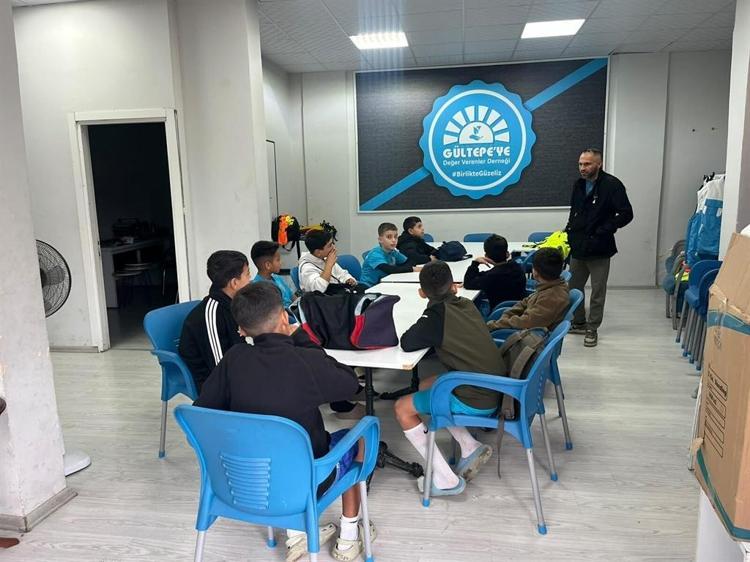 Dezavantajlı çocuklar futbol sayesinde kötü alışkanlıklardan uzaklaşıyor
