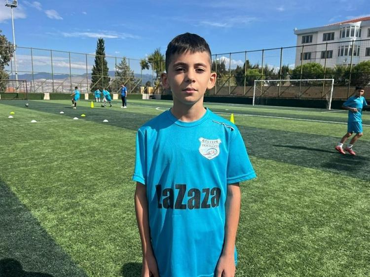 Dezavantajlı çocuklar futbol sayesinde kötü alışkanlıklardan uzaklaşıyor