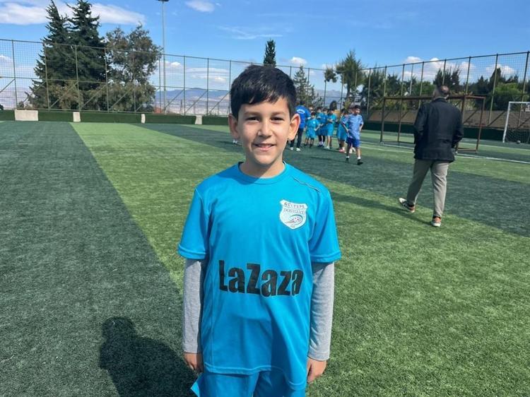 Dezavantajlı çocuklar futbol sayesinde kötü alışkanlıklardan uzaklaşıyor