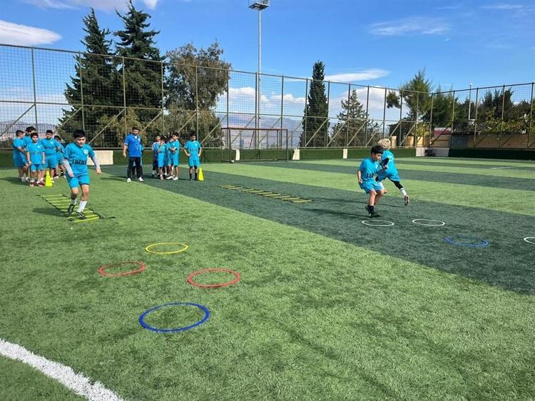 Dezavantajlı çocuklar futbol sayesinde kötü alışkanlıklardan uzaklaşıyor