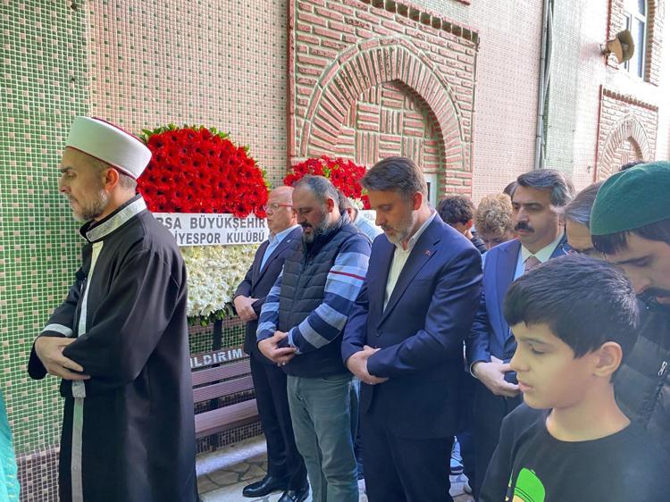 13 yaşındaki şampiyon güreşçi toprağa verildi