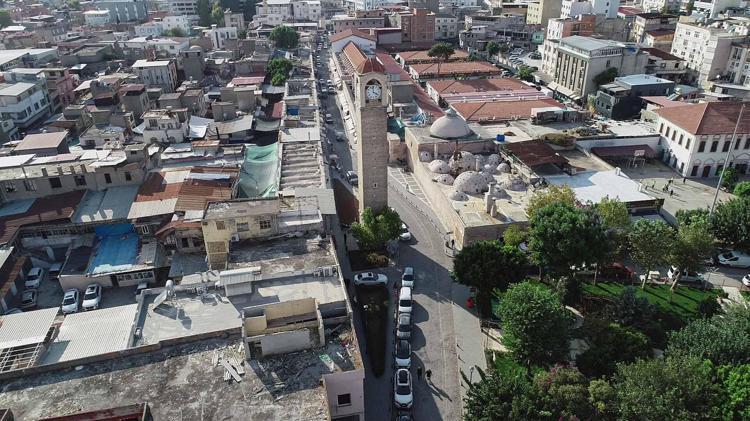 Türkiye'nin en yüksek saat kulesinin yer aldığı cadde trafiğe kapatıldı