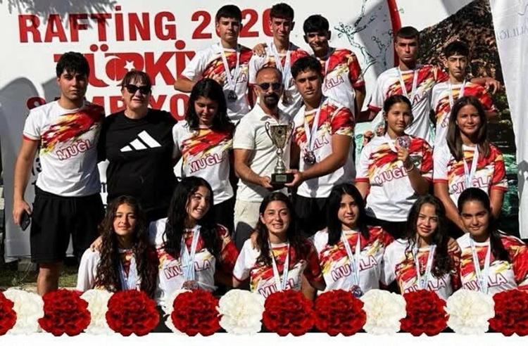 Enkazdan çıktı, rafting ile Türkiye şampiyonluğuna uzandı