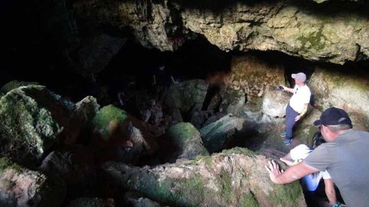 Doğaseverler 'Tepesi Delik Obruğu'na hayran kaldı