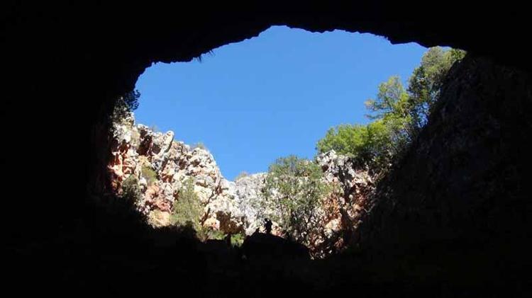 Doğaseverler 'Tepesi Delik Obruğu'na hayran kaldı