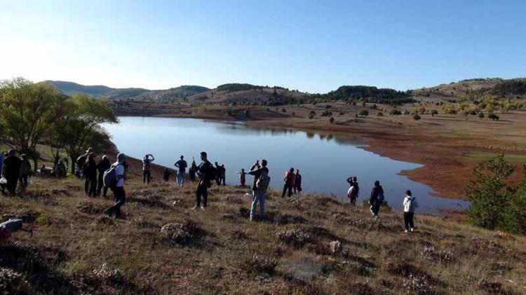 Doğaseverler 'Tepesi Delik Obruğu'na hayran kaldı