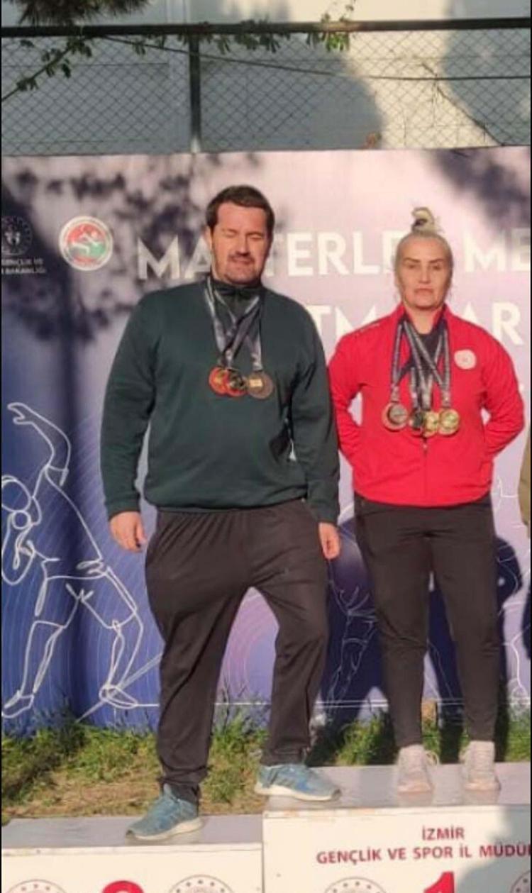Dünya şampiyonasına, 20 yıl sonra spora döndürdüğü eşiyle hazırlanıyor