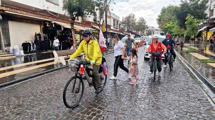 Öldürülen kız çocukları için Diyarbakır'dan İran'a pedal çeviriyorlar