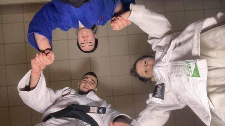 6 yaşındaki Miray sayesinde anne ve babası judoya başladı