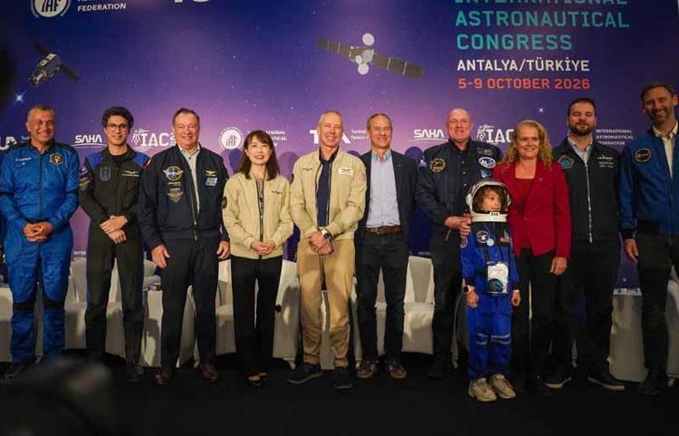 Astronotlar, uzay yolculuğunun risklerini anlattı