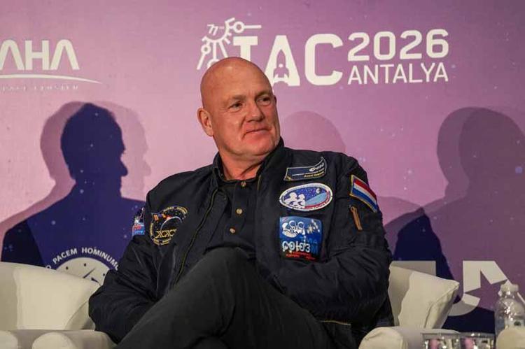 Astronotlar, uzay yolculuğunun risklerini anlattı