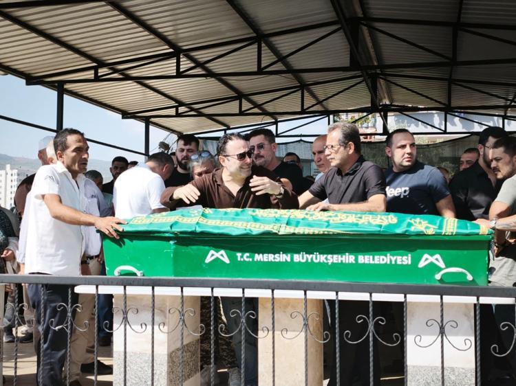 Şarkıcı Atilla Taş'ın kızı toprağa verildi