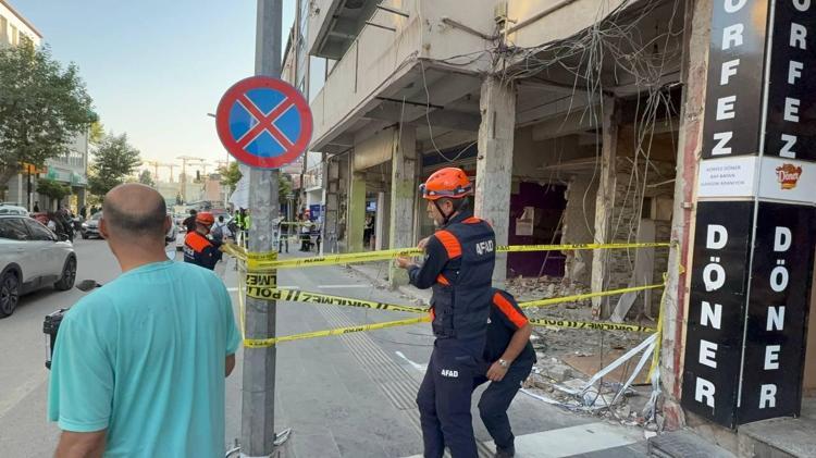 Ağır hasarlı binadan 'ses geldi' ihbarı ekipleri harekete geçirdi