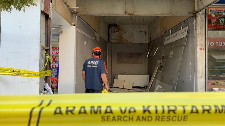 Ağır hasarlı binadan 'ses geldi' ihbarı ekipleri harekete geçirdi