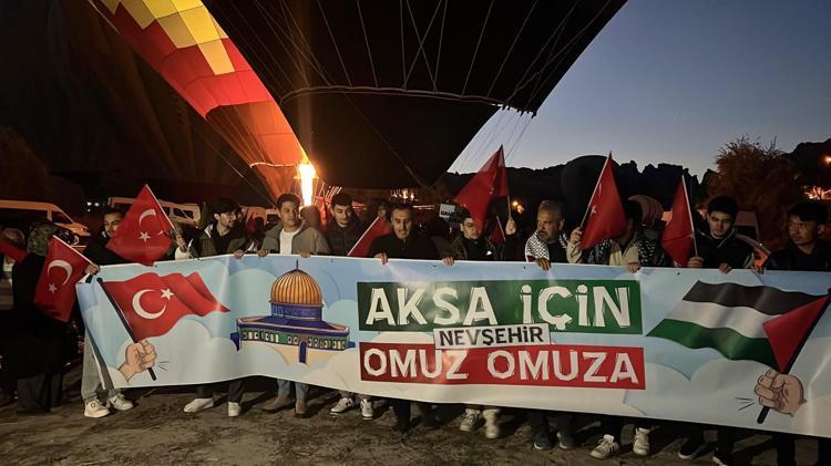 Kapadokya’da balonlar Gazze için havalandı