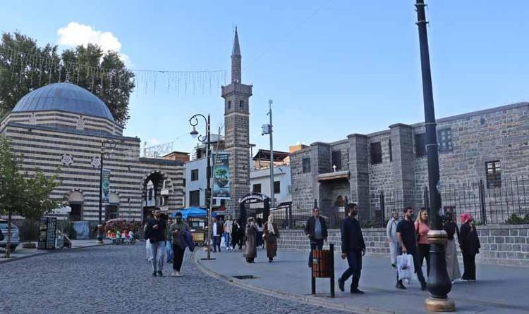 Terörsüz Türkiye sürecinde Diyarbakır’a turist akını; 8 ayda 1,3 milyon ziyaretçi