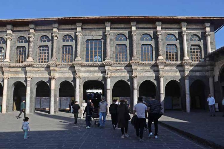 Terörsüz Türkiye sürecinde Diyarbakır’a turist akını; 8 ayda 1,3 milyon ziyaretçi