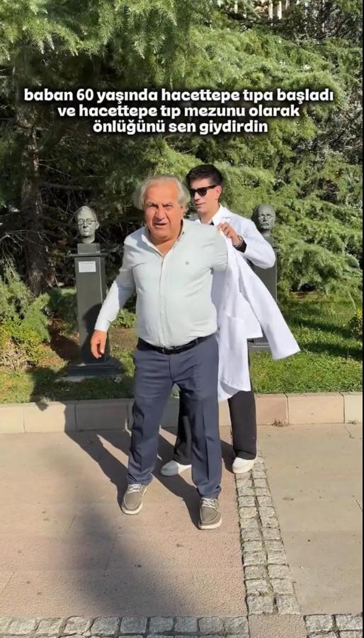 60 yaşındaki tıp öğrencisine önlüğünü oğlu giydirdi