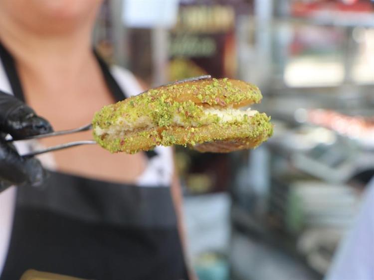 Adana Lezzet Festivali'ne 2'nci gününde yoğun ilgi