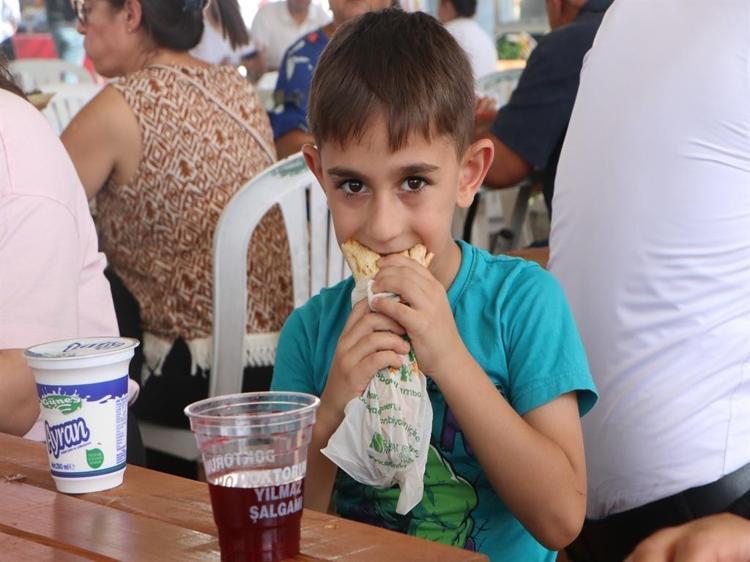 Adana Lezzet Festivali'ne 2'nci gününde yoğun ilgi