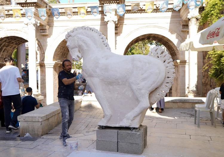 Truva Atı'ndan ilham aldı, Likya Atı için kollarını sıvadı