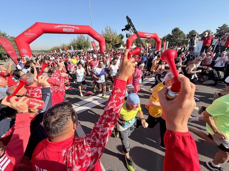 Ankara’da ‘Cumhurbaşkanlığı Yarı Maratonu’ coşkusu