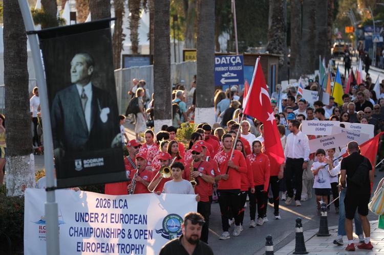 ILCA U21 Avrupa Şampiyonası Bodrum’da renkli görüntülerle başladı