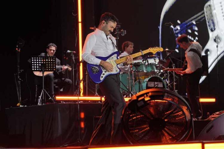 Diyarbakır Kültür Yolu Festivali'nde Mert Demir konser verdi