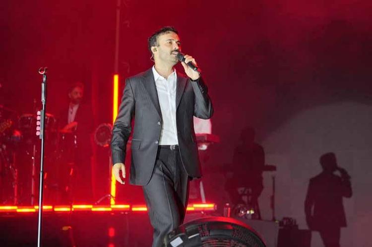 Diyarbakır Kültür Yolu Festivali'nde Mert Demir konser verdi