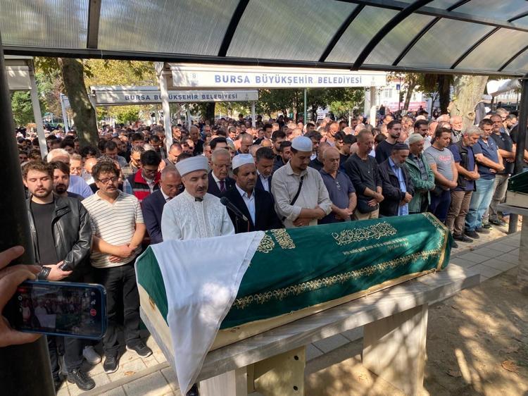 Manisa’daki otobüs kazasında ölenlerden 10’u Bursa’da toprağa verildi