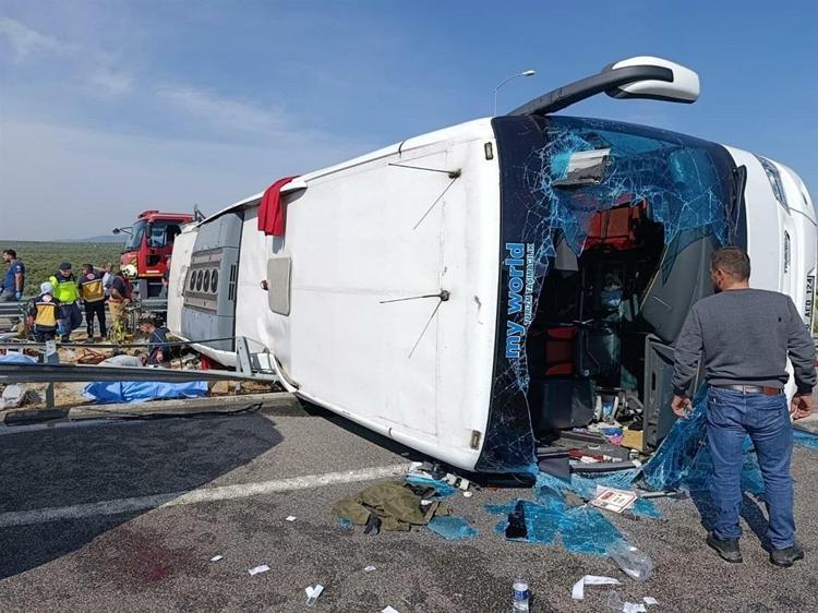 Manisa’daki otobüs kazasında ölenlerden 10’u Bursa’da toprağa verildi