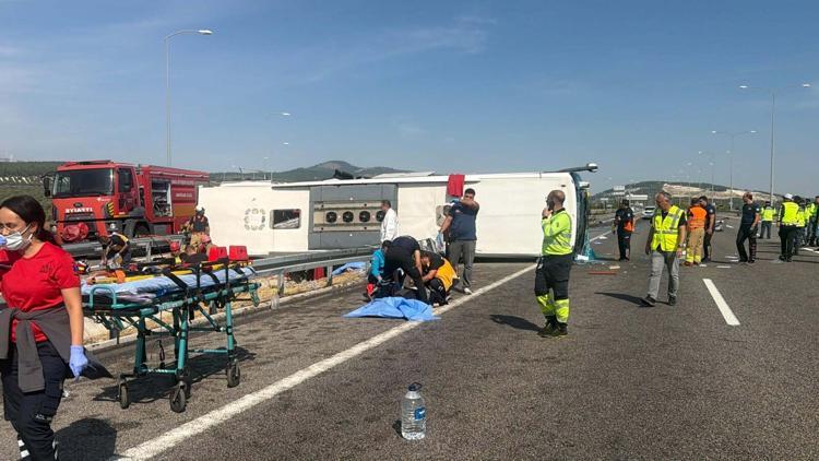 Manisa'da 11 kişinin öldüğü kazada otobüs ve TIR’ın şoförü tutuklandı