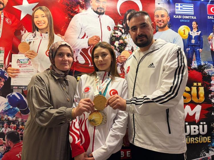 Babasının çocukluk hayalini gerçekleştirmek için başladığı kick boksta dünya 3’üncüsü oldu